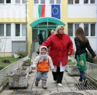 127 деца от Асеновград пили от млякото с миша отрова! Вижте ужаса в забавачката (снимки)