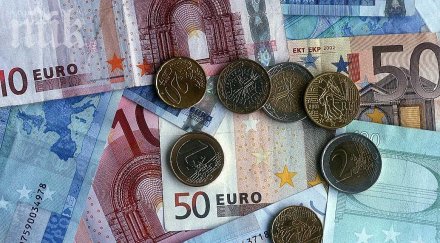 общността виртуалните монети събрала 400 лири набедения техен създател американец