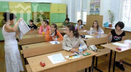 юли увеличават част учителските заплати