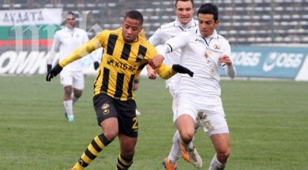 казахстанци искат нападател ботев пловдив