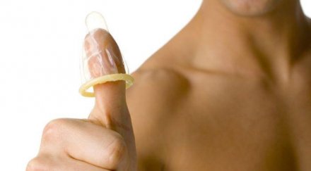 осъдиха мъж надупчен презерватив