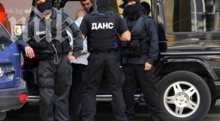 данс прокуратурата мвр погнаха контрабандисти пазарджик арестувани четирима