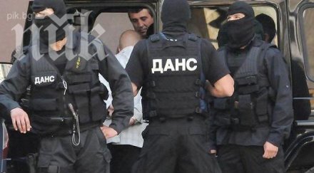 данс проверила 324 души 2013