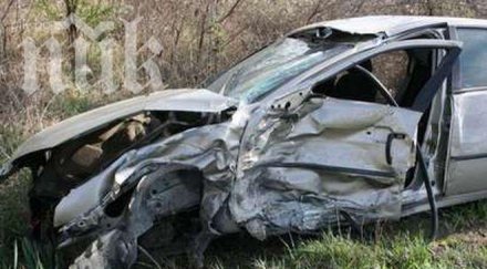 двама загинаха пътищата последното денонощие