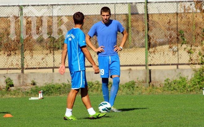 Нефтохимик привлече нападател на Левски