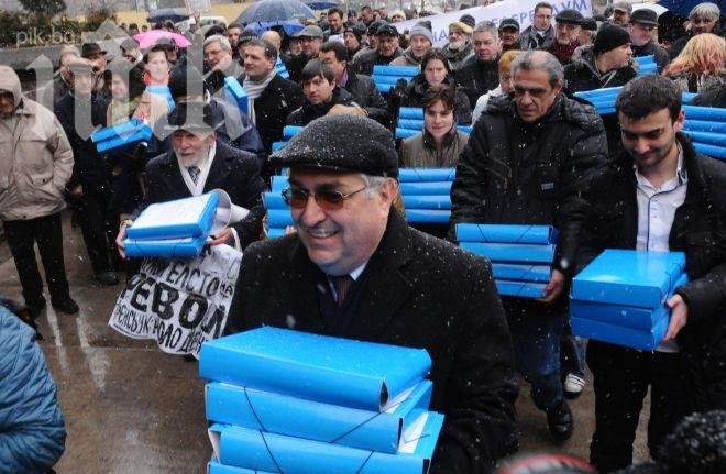 Броят подписите за референдума