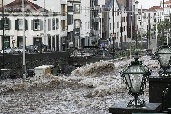 Над 12 души загинаха  вследствие на бури и проливни дъждове в Египет