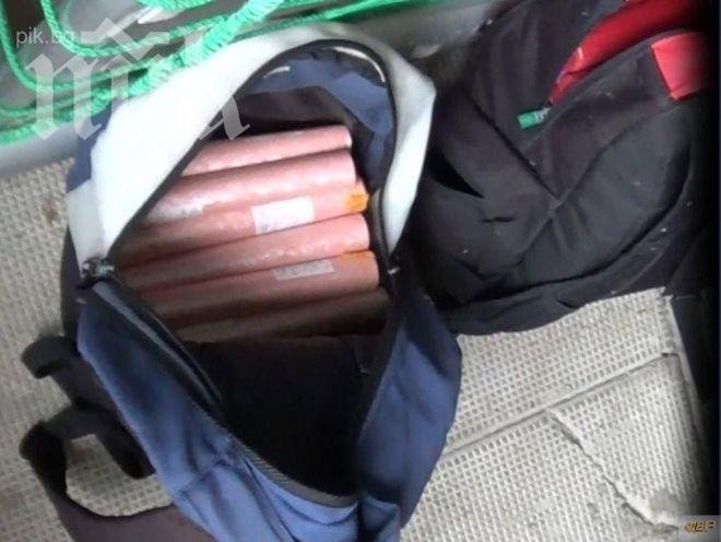 СДВР показа иззетите пиротехнически средства преди Левски - ЦСКА