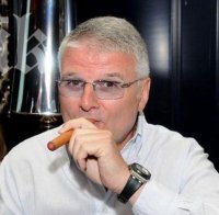 Бохемът Христо Сираков ще става баща Бохемът Христо Сираков ще става баща