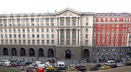 правителството даде безвъзмездно два имота търговище