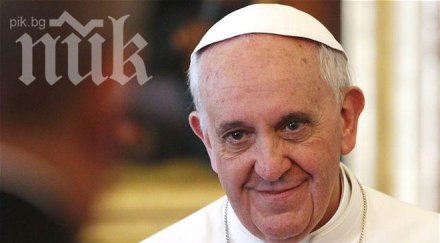 франциск отбелязва годишнината папа социалните мрежи
