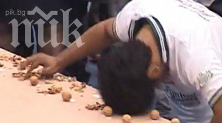 пакистанец чупи 155 ореха главата минута видео