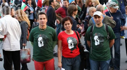 плюе лафка после пуска реклама протестна мрежа плюе ктб после купува акции принципни хора