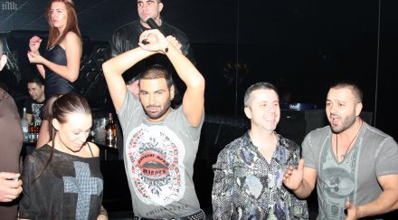 бременната яна гушка азис снимка