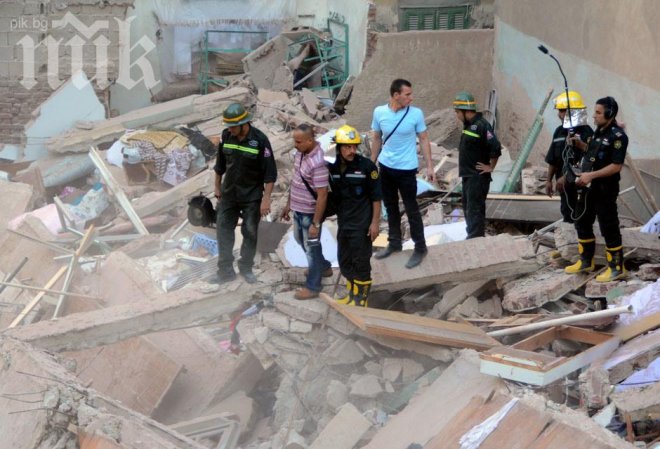 Мол се срути в Александрия, шестима загинаха