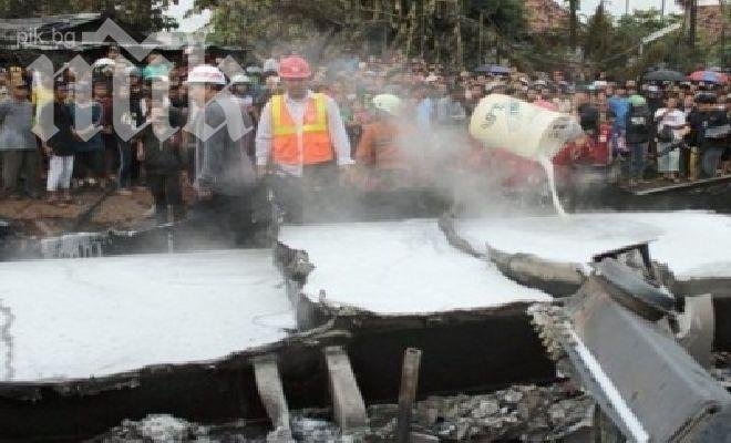 Трима загинаха при експлозия в жилищна сграда