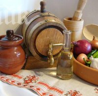 Уникален лек! Ракията бори бронхит, язва и безплодие! Вижте от какво още ще ви отърве!