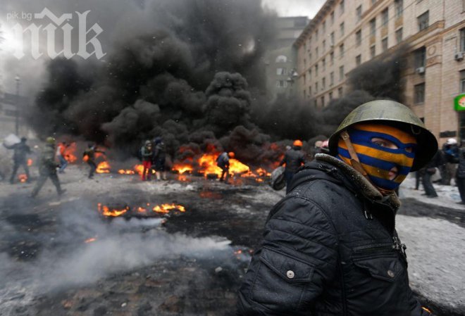 Двама души загинаха при сблъсъци в Източна Украйна