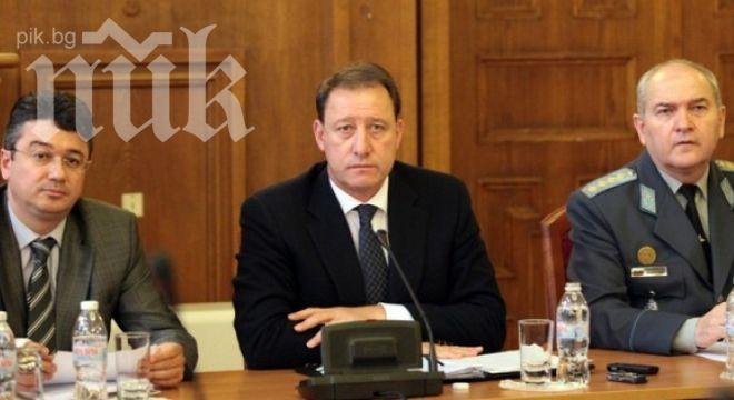 МО започна проверка кой е виновен за скъпата ограда, Найденов се измъква по терлици