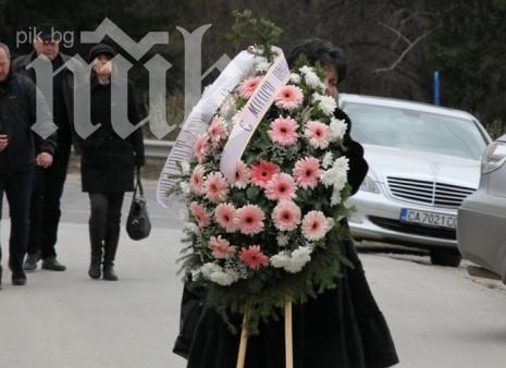 Последно сбогом със спецполицай Емил Шарков (снимки)
