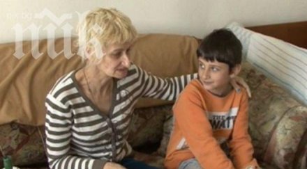 драма българка гледа дете лева месец съучениците подиграват старите дрехи