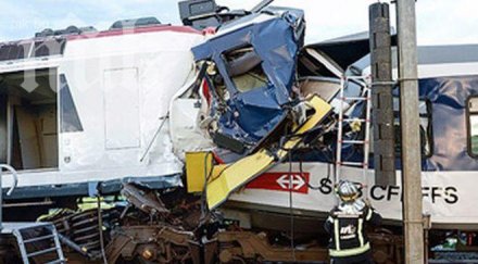 влакова катастрофа турция девет загинали ранени