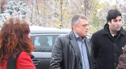 бисер петното пик пребиха изкараха гей целият съм рани страхувам живота наръгат