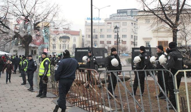 Депутатите вече не се притесняват от протестите, оградите около НС са махнати
