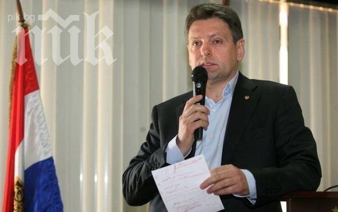 Депутат от БСП рамо до рамо със Сидеров – България трябвало да подкрепи референдума в Крим