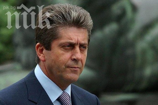 Първанов, спри се! Ще провалиш БСП

 