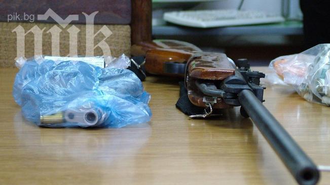 Конфискуваха незаконни оръжия от пенсионер от Вълнари