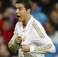  Кристиано Роналдо се подигра с емблемата на Реал (Мадрид)