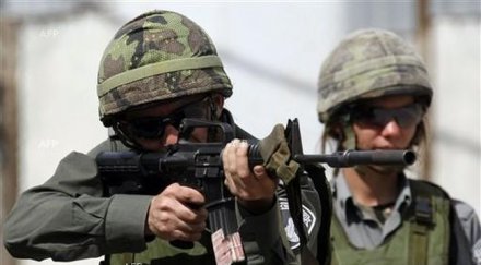 израел засилва войските