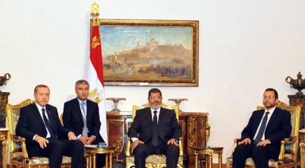 осемте водещи мюсюлмански икономики срещнаха