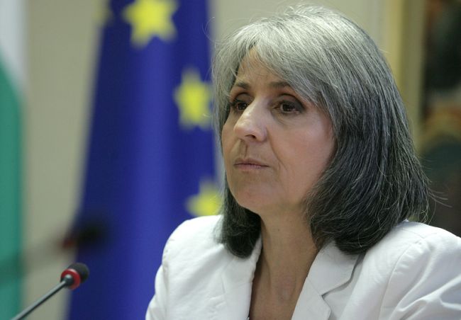 Маргарита Попова се превърна в адвокат на президента