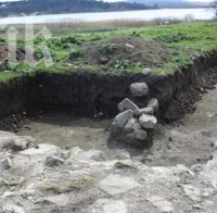 В Бургас откриха уникален древен печат с лика на Богородица