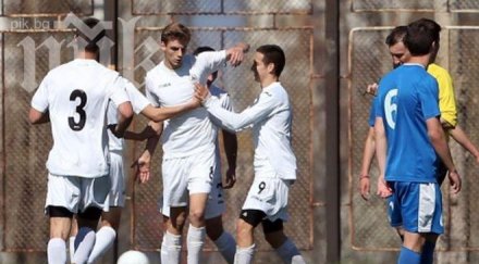 славия удари левски юношите