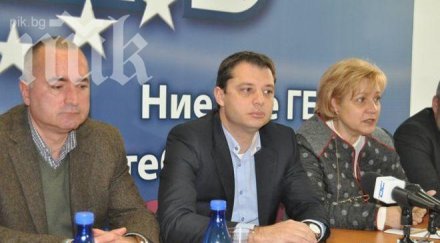 делян добрев скандалите кабинетът бяга проблема енергетиката