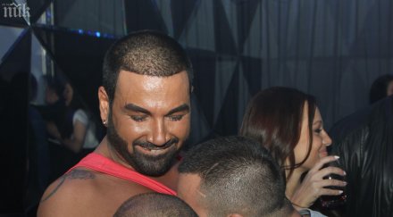 потрес двама смучат силикона азис снимка