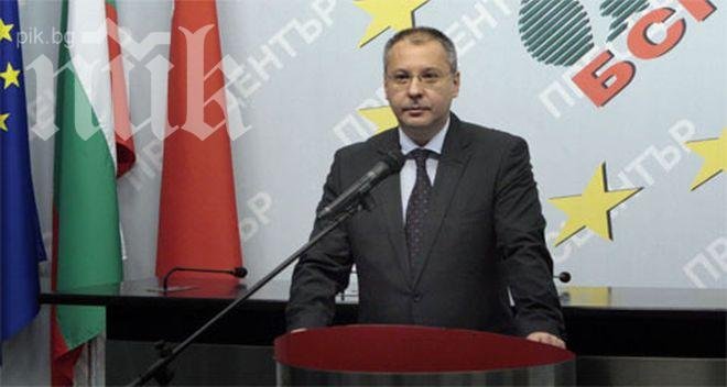 Станишев ще посети Украйна - ще успокоява българите там