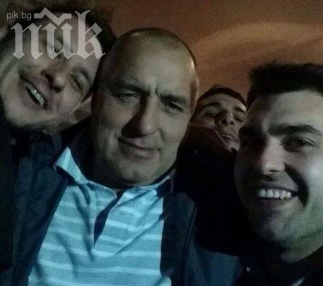 Бойко спретна як купон с младежи в Кърджали (снимки)