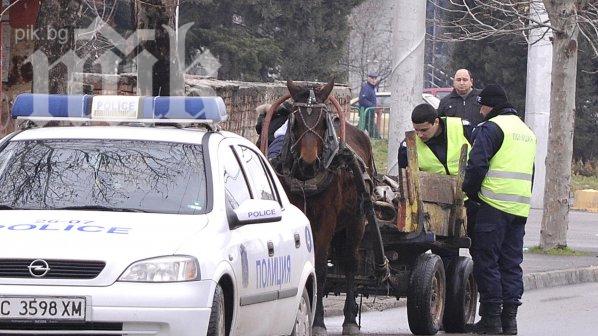 Гонят каруците от Поморие, стряскали туристите