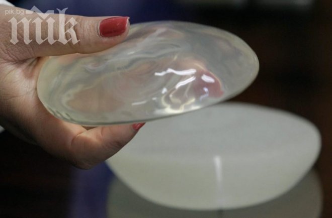 Уникален поздрав за всички глупави момичета, копнеещи за нови гърди! (видео)