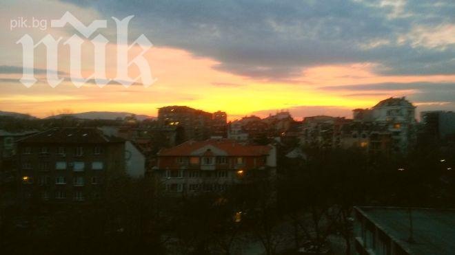 Червено небе изпрати деня! Кой ще надделее - синоптиците или поверията? (снимка)