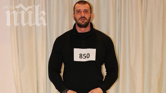 Емил от Къртицата 2 плаши, че ще реже глави! Крещи: Яжте ми всичките *уя