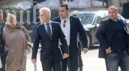 голям смях депутатите волен пазят влиза парламента всички чудят кого плаши