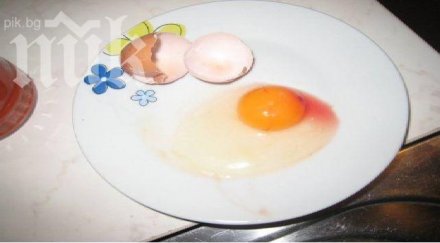 кърваво яйце хипермаркет варна втрещи майка момченце снимка