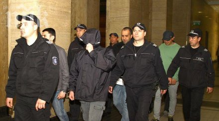 съдът събира делото наглите