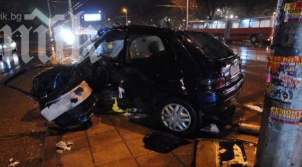 вижте колата снощи вряза автобусна спирка снимки