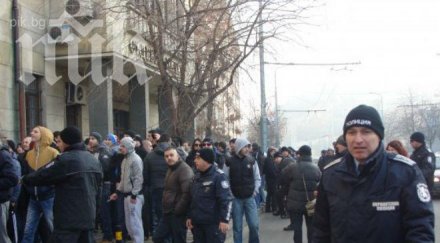 футболните агитки обявиха подкрепа производителите тютюн